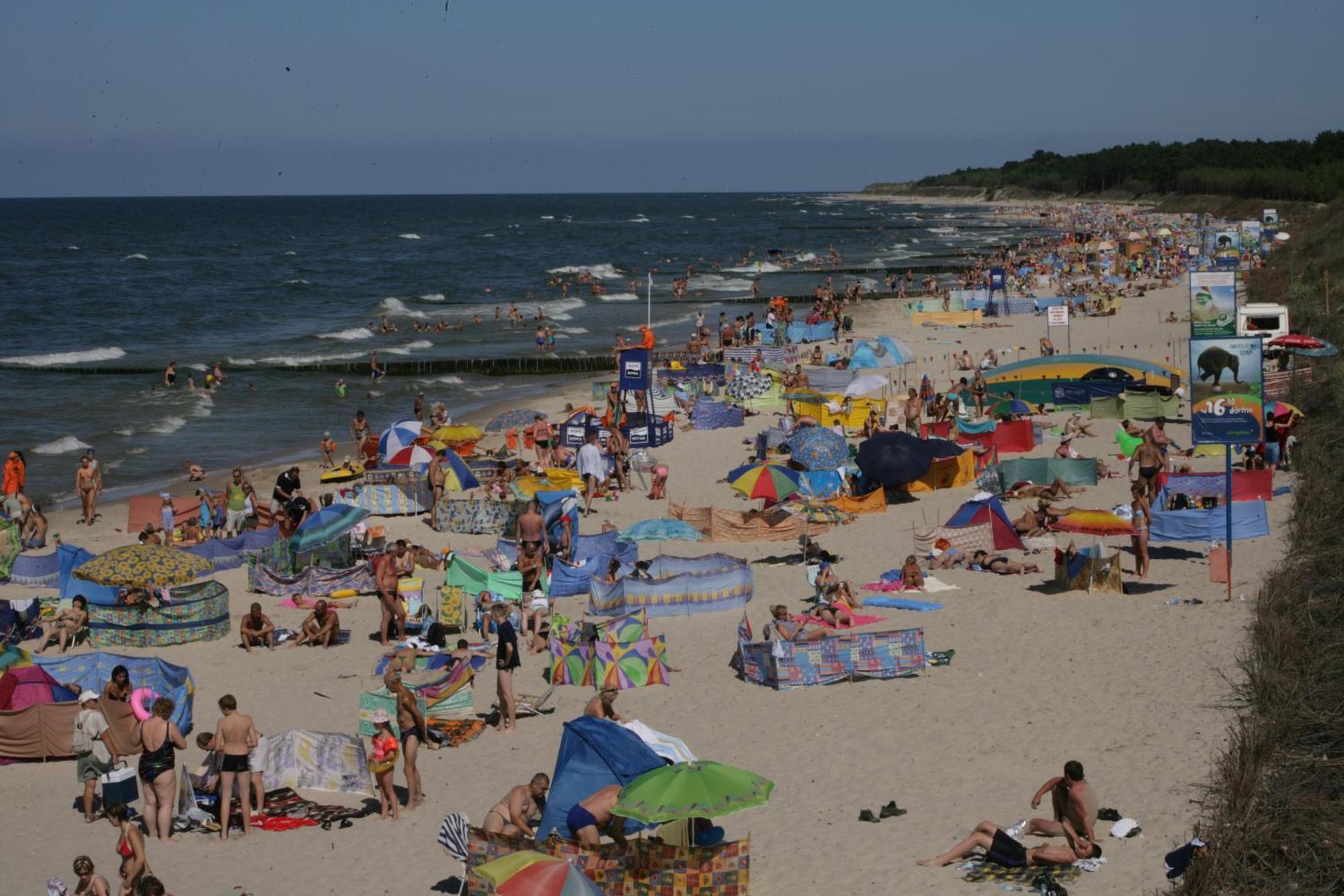 Caloroczne Domki Nad Morzem I Jeziorem Jezierzany Exterior foto